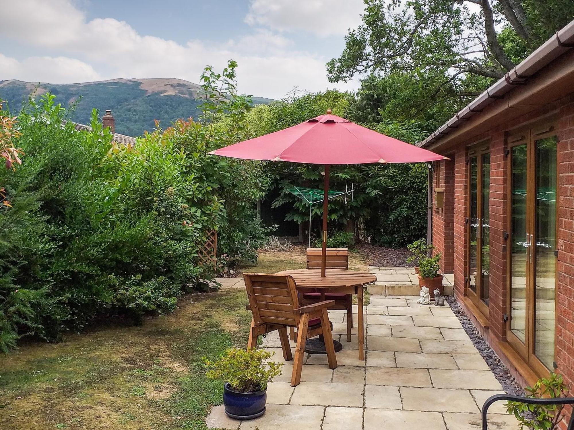 Little Acorns Villa Great Malvern Exterior photo